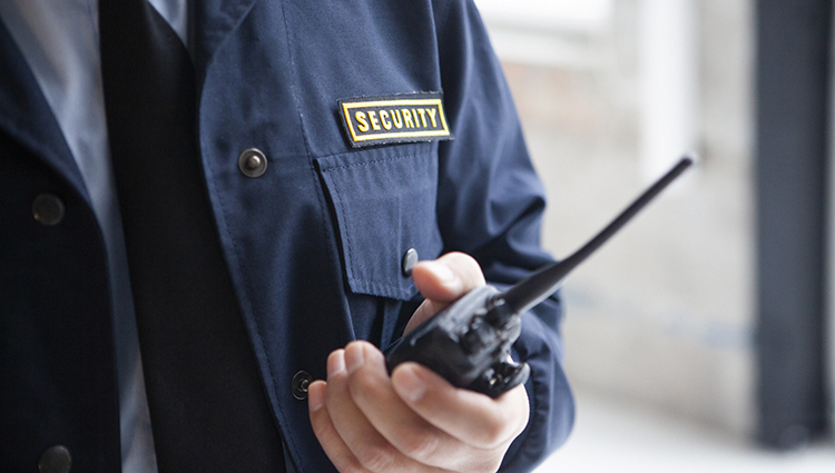 【初心者向け】無線機の使い方を警備員が解説！基本操作から応用まで